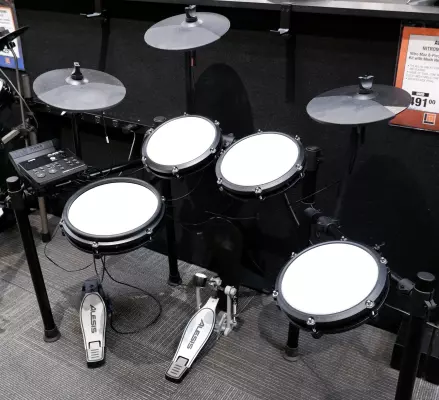 Store Special Product - Alesis - Nitro Max 8-Piece Electronic Drum Kit with Mesh Heads and Bluetooth